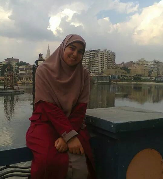 الطالبة زينب زايد