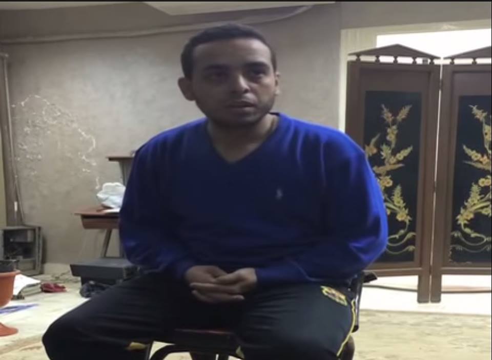 فتحى عزمى داخل حجرة المباحث