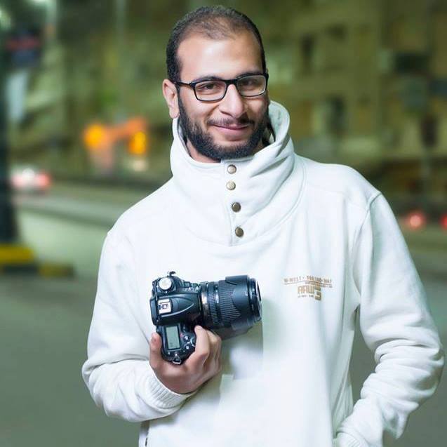 الصحفى محمود عاشور